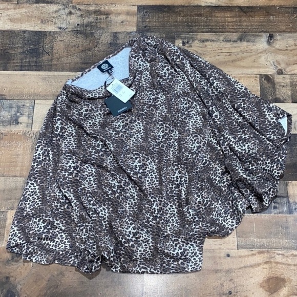 Bobeau leopard poncho‎ medium NWT - Picture 5 of 7